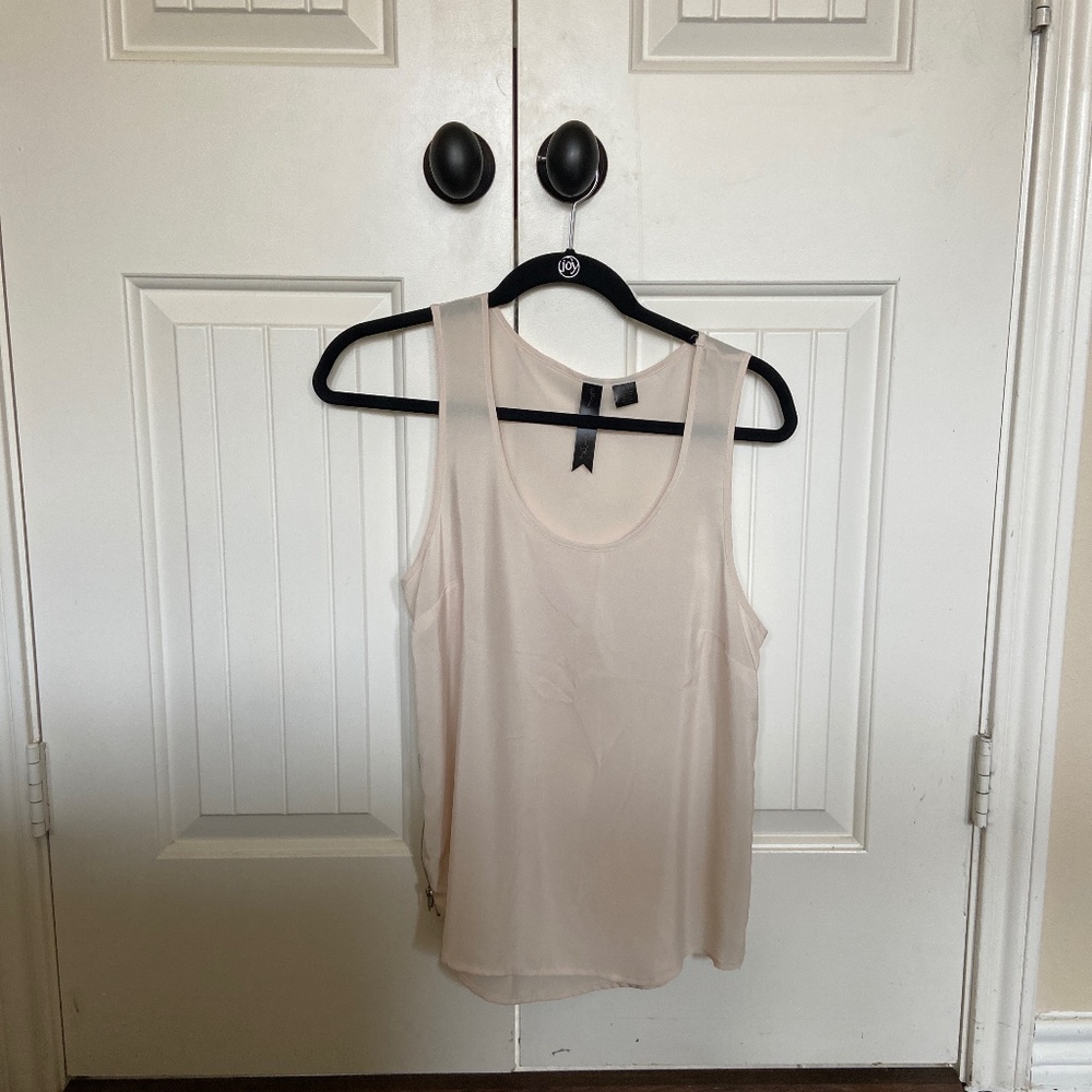 Sleeveless woven top